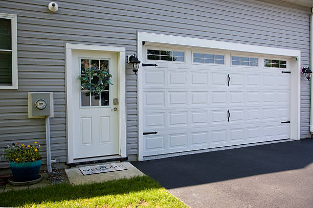 24/7 Emergency Garage Door Panel Replacement experts in Prudenville, MI